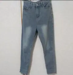 Item thumbnail for item 5753c622-7b41-4d7a-b17d-e984ad562c69