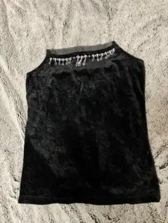 黒のベルベットタンクトップ