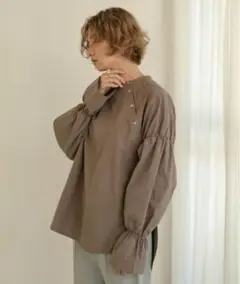 Bab バブ ショルダーシャーリングタイプライターシャツ
