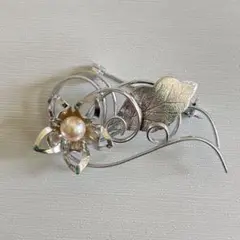 本真珠　ブローチ　お花と葉っぱ