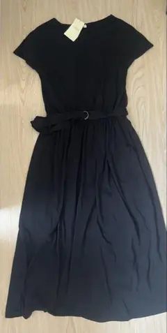 Hushush ブラック ワンピース　新品
