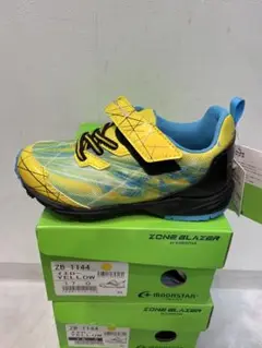値下げ新品／未使用ムーンスター：ゾーンブレイザー：ジュニアスニーカー16.0