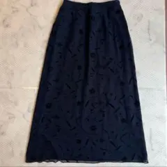 花柄刺繍の黒ロングスカート　フラワー　花柄　刺繍　シフォン 軽やか