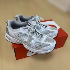 ニューバランス　スニーカー　530