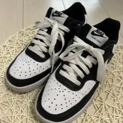 NIKE スニーカー　　23.5センチ