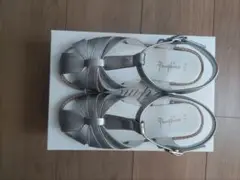 Pompkins シルバー サンダル　19cm