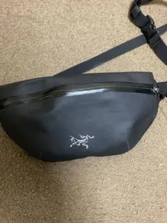 Arc'teryx ブラック ショルダーバッグ　ビームス　　　　　ボディバッグ