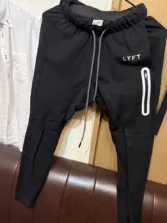LYFT ブラック ジョガーパンツ サイドポケット付き