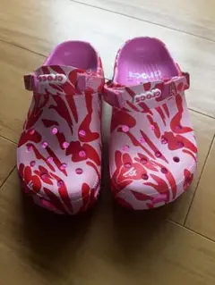 A BATHING APE®︎ × Crocs