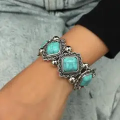 ブレスレット　ターコイズカラー　シルバー