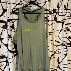 【美品】NIKEレディースノースリーブ