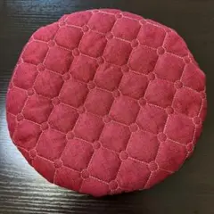 美品　レッド　赤色のキルティングクッションカバー