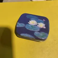 あの人気画家、クロード,モネのイラスト付きピルケース