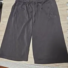UNIQLO　黒 ハーフパンツ サイドポケット付き