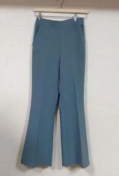 GU　くすみブルー　ストレッチフレアパンツ 　Мサイズ