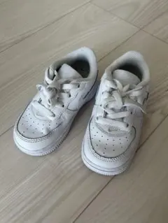 Nike ホワイト スニーカー