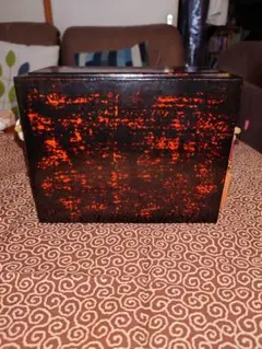 Item thumbnail for item 3da014a5-2484-4e19-813c-310930ebf88f