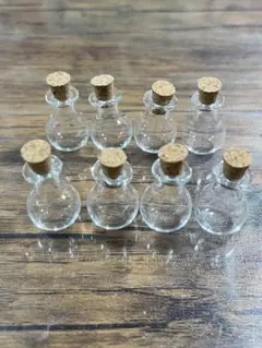 ガラス製小瓶8個セット コルクキャップ付き
