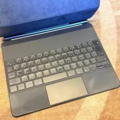 iPad用　magic keyboard（第一世代）　（シール跡あり）
