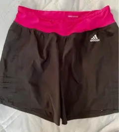 adidas ウィメンズショートパンツ　Sサイズ