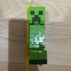 マインクラフト　フィギュア　クリーパー