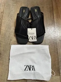新品未使用　ZARA フラットサンダル35