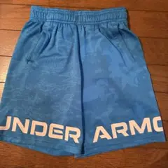 美品　アンダーアーマー　ハーフパンツ　140