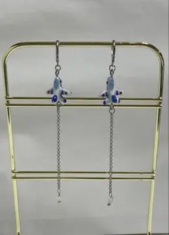 【ハンドメイド】　ブルーインパルス　ピアス　ソロ上向きスモーク　A