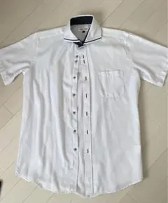 半袖ワイシャツ