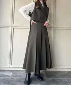 JUNOAH サイドベルトショートベスト＋プリーツスカートセットアップ