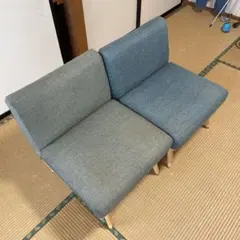 青とグレーのツートン2人掛けソファ