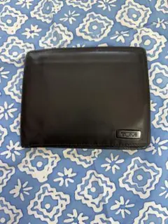 TUMI 二つ折り財布　黒