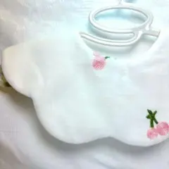 さくらんぼ刺繍 まんまるもくもくスタイ
