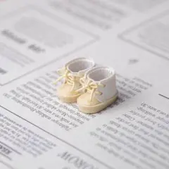 【即買いOK】ぬい靴（１０CM）ハイカットシューズ：白×ベージュ