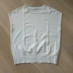 GU　ノースリーブサマーニット白色