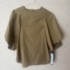 新品　タグ付き　ブラウン フレアスリーブ 半袖トップス