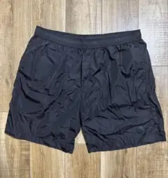 【美品】モンクレール黒 ショートパンツ
