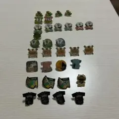 ホークスのピンバッチ。33個のうちランダム5個セット。（１つ選択可能）