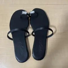 Sesto ビジュー付きブラックトングサンダル M