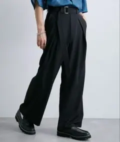JUNRED ベルテッドワイドフレアパンツ