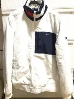 人気商品、トミージーンズ、ダウンジャケット、Mサイズ