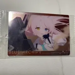 最新4弾 ウエハース ブルアカ ブルーアーカイブ ホシノ