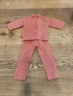 リカちゃん　赤いチェックのパジャマ