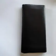 黒の長財布 複数カードポケット付き