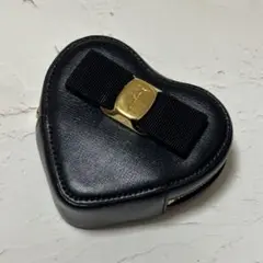 フェラガモ コインケース ハート型