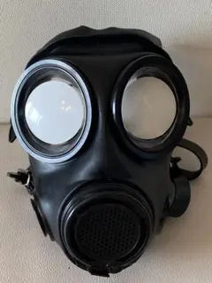 イギリス軍 ガスマスク S10 ハンク バイオハザード 赤色レンズ付き イギリス軍 ガスマスク S10 ハンク バイオハザード 赤色レンズ