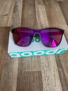 goodr VRG　グダー　スポーツ サングラス 赤紫レンズ グレー