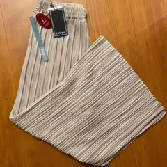 ランダムプリーツムジワイドパンツ　中灰　Lサイズ