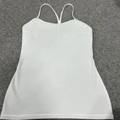 Lululemon ホワイト タンクトップ ストラップバック