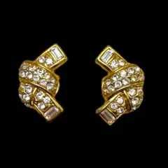 Item thumbnail for item e6d19a26-8e24-4e57-92fb-5bb08d46fb5b